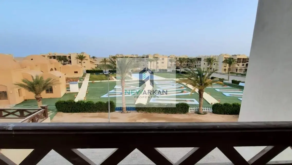 فيلا للبيع متشطبة واستلام فورى في لاس كاباناس