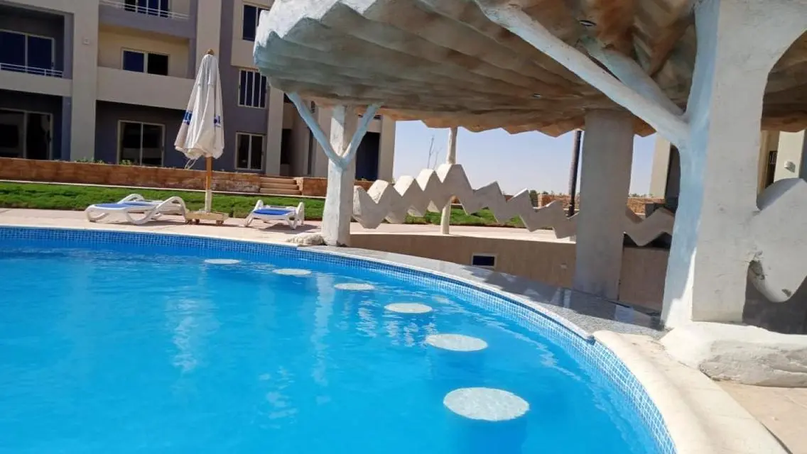 شاليه للبيع في لاسيرينا باي ٣ غرف في راس سدر