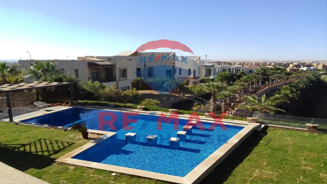 للايجار فيلا فاخره بحمام سباحه خاص واجهزه مطبخ