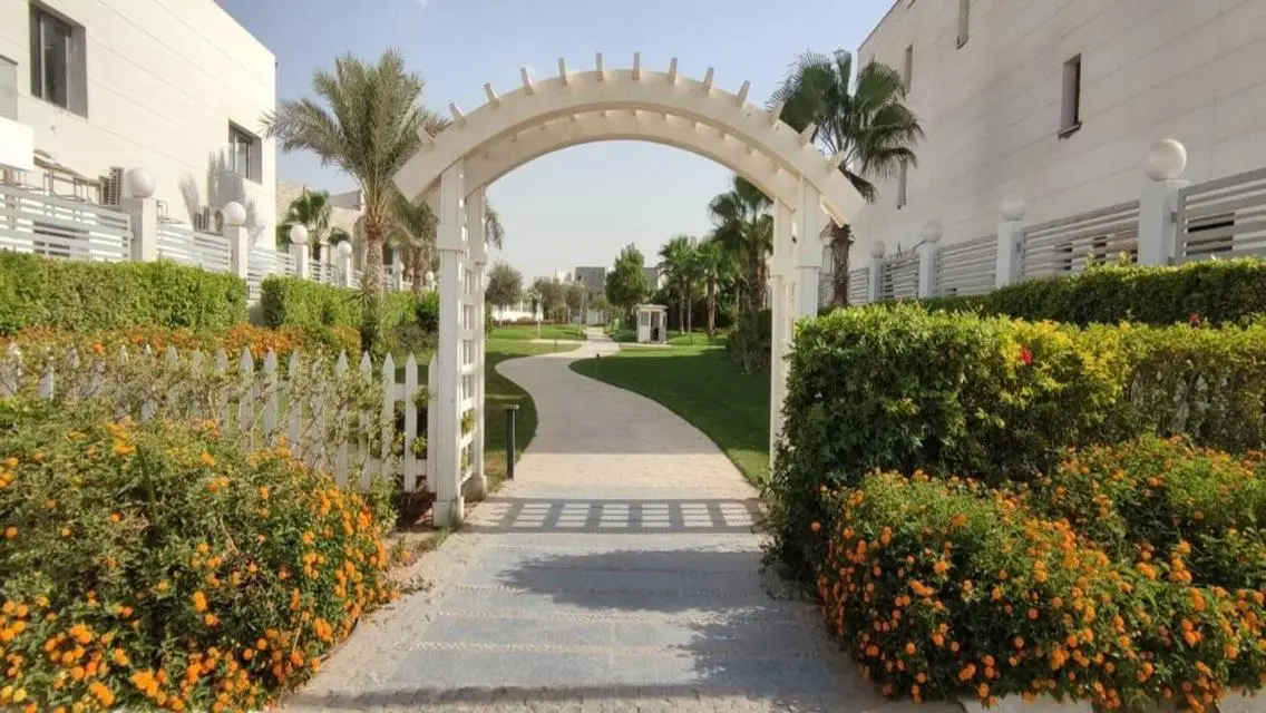 Villa for sale in Kilo Petra Square, immediate del