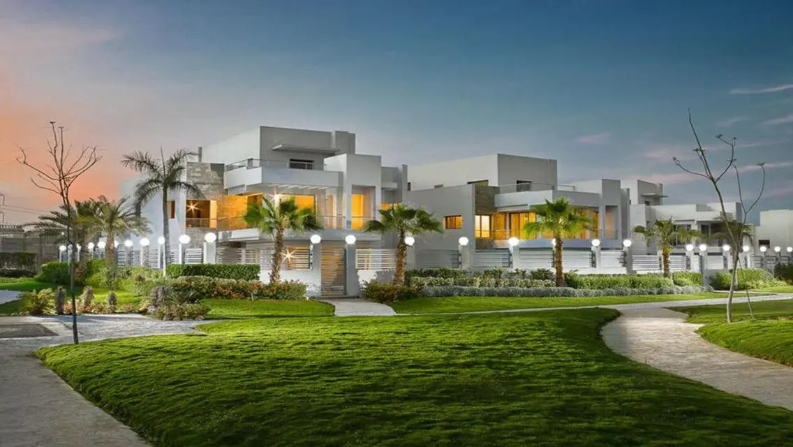 Villa for sale in Kilo Petra Square, immediate del