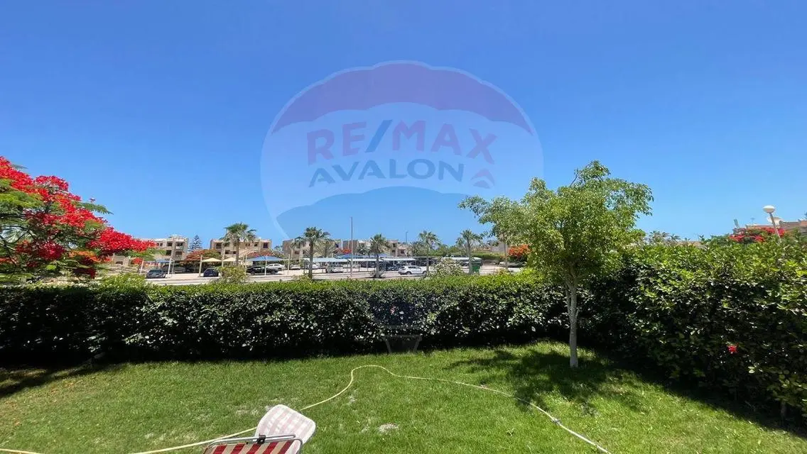 Ground chalet with garden for sale (Marina 4) 165m