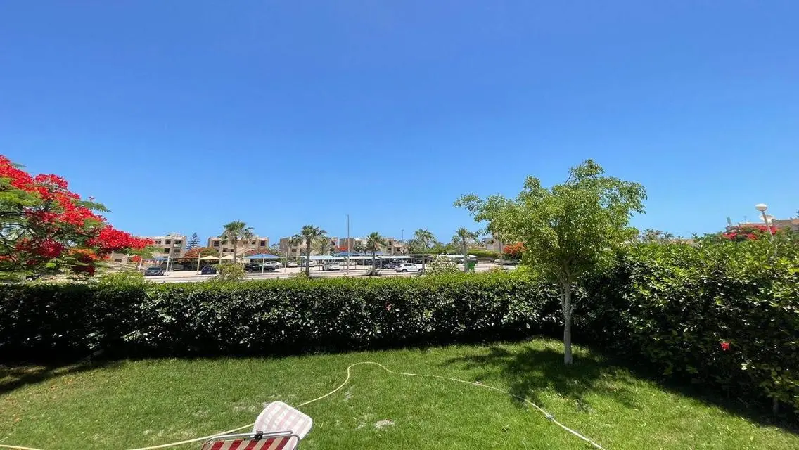 Ground chalet with garden for sale (Marina 4) 165m