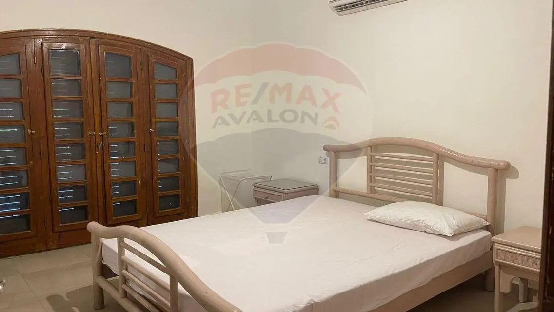 Ground chalet with garden for sale (Marina 4) 165m