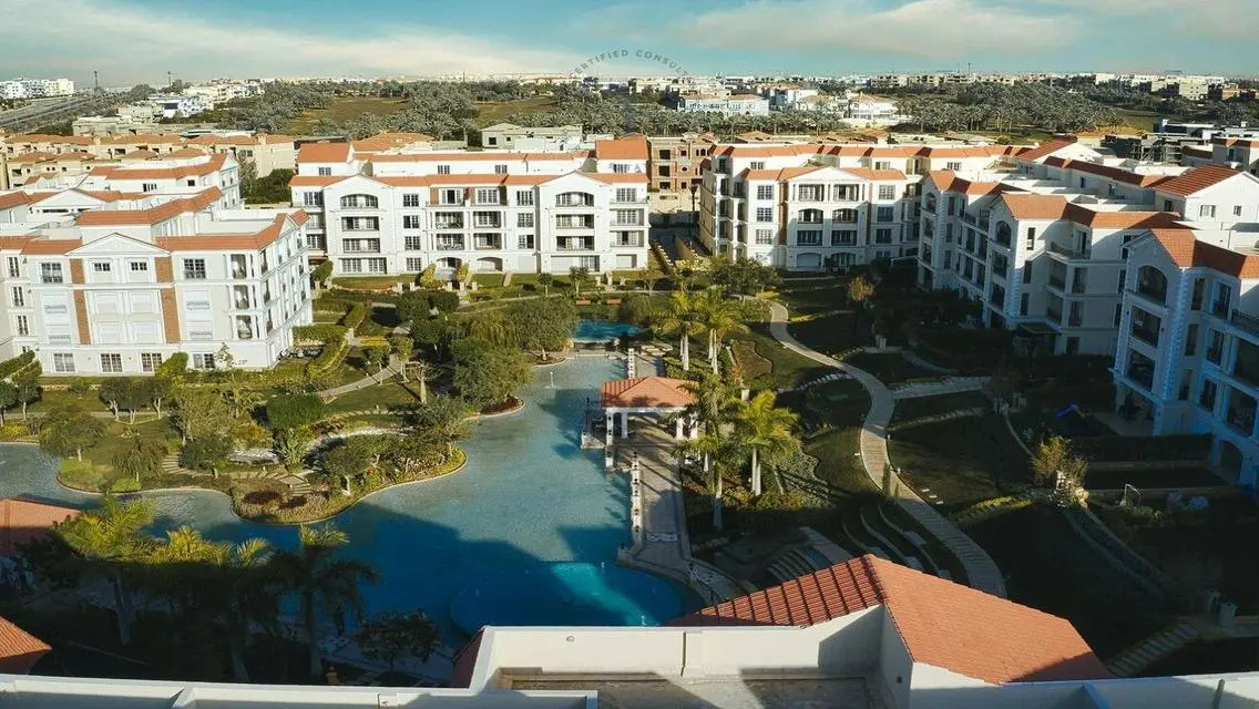شقة ارضي بجاردن لقطة متشطبة للبيع في ريجينتس سكوير