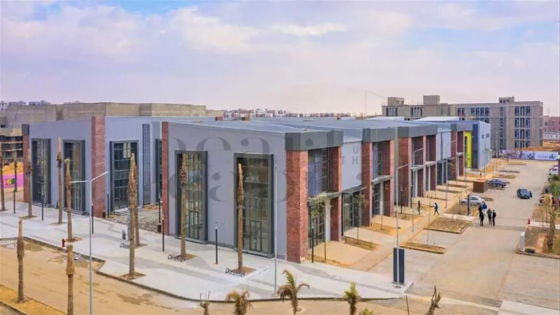فرصة استثمارية مميزة – مبنى إداري للبيع في ديستركت