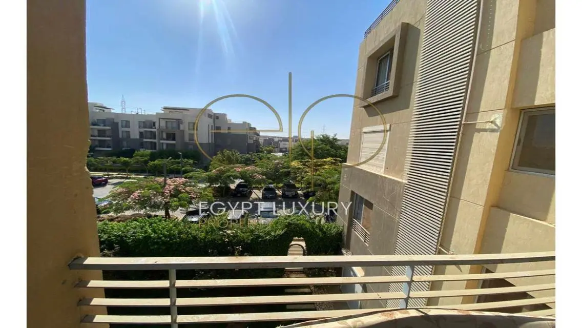 Luxury Apartment for Sale with Lake View