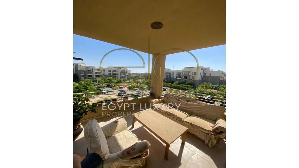 Luxury Apartment for Sale with Lake View