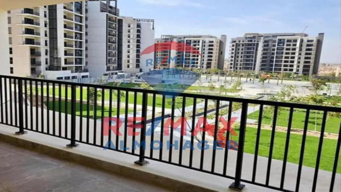 Resale Prime Location Apartment in zed west