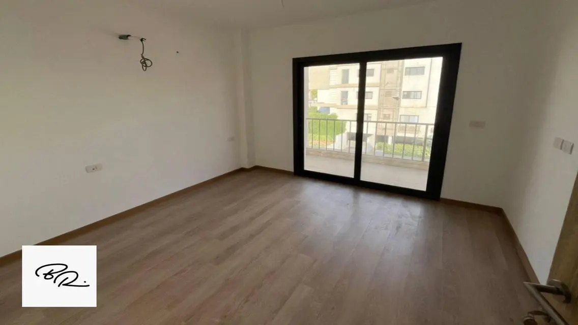 Resale-Apartment-Readytomove-FullyFinished-Terrace