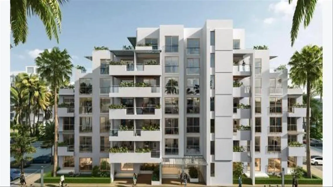 للبيع شقه مشطبة 180م موقع متميز Compound Al Burouj