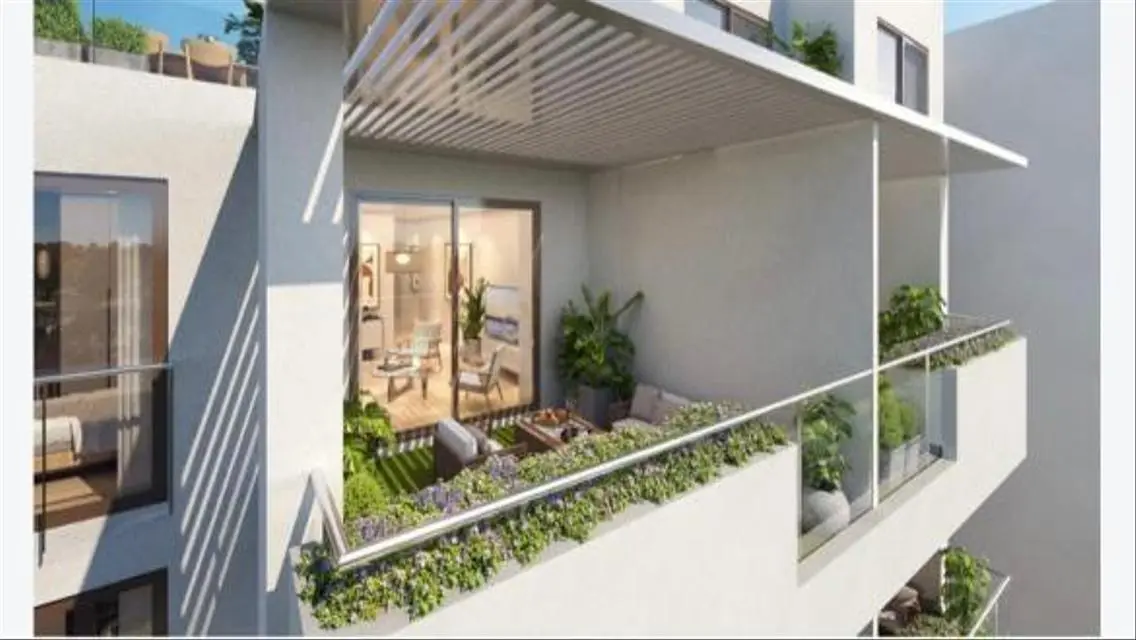 للبيع شقه مشطبة 180م موقع متميز Compound Al Burouj