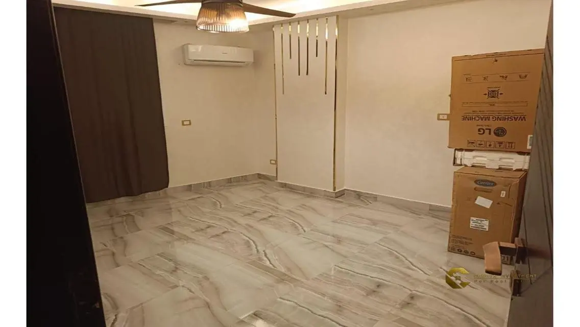 شقة فاخرة للبيع في كمبوند زايد هايتس