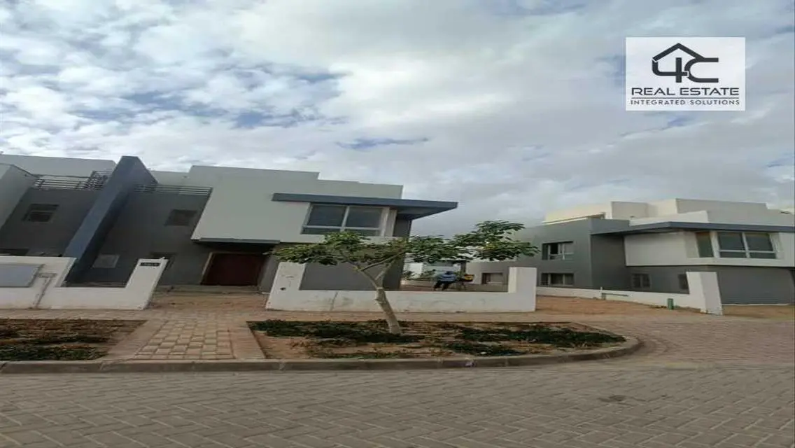 Twin House 255m prime location resale in Hyde Park
