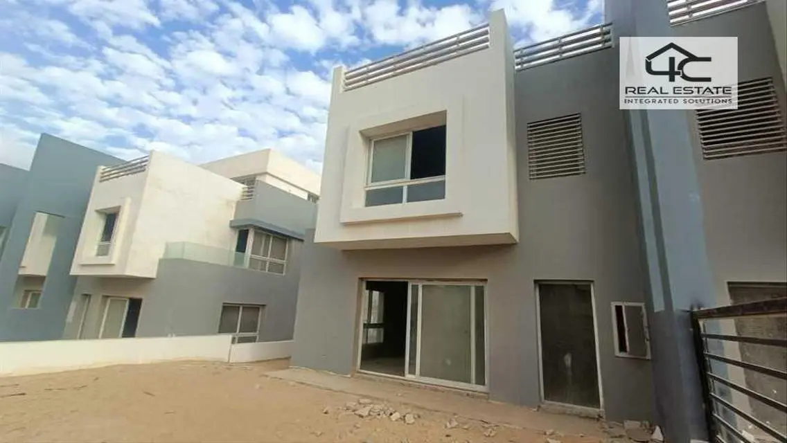 Twin House 255m prime location resale in Hyde Park