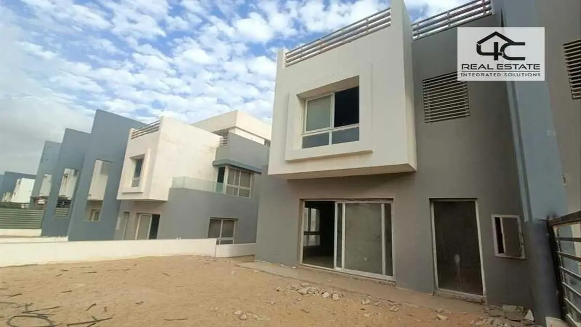 Twin House 255m prime location resale in Hyde Park