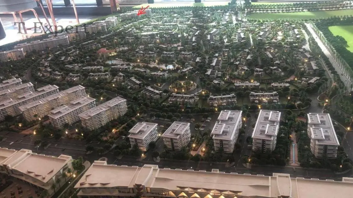 شقه للبيع ريسيل في كمبوند  midtown sky