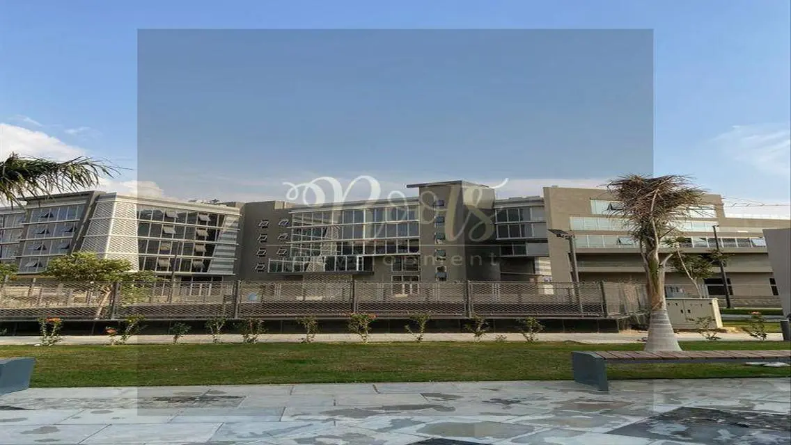 Penthouse Over5Y Prime Location, Cash Discount 40%