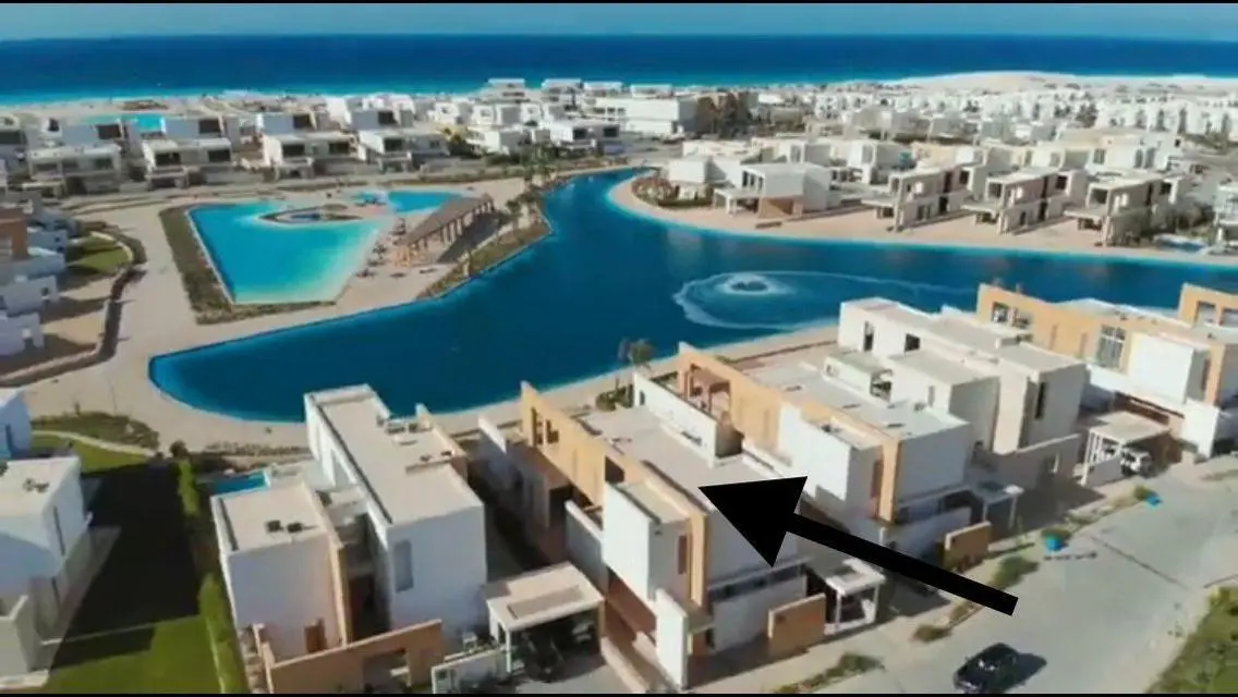 بنتهاوس مفروشه بالتكييفات صف اول تري البحر