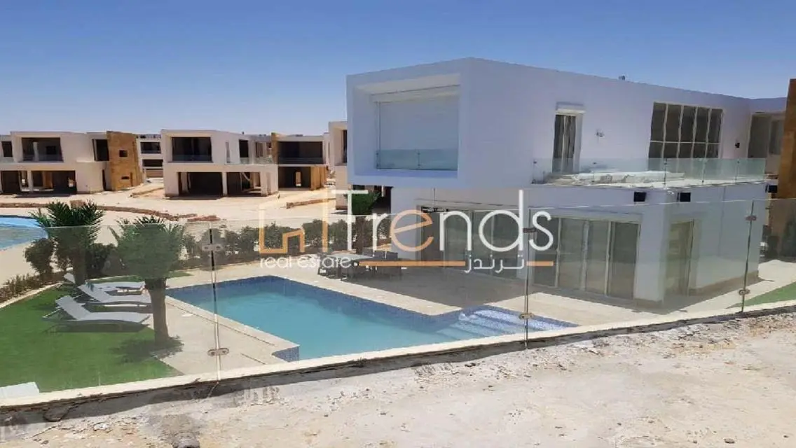 Fully Furnished with kitchen and A/Cs 1st Row Lake