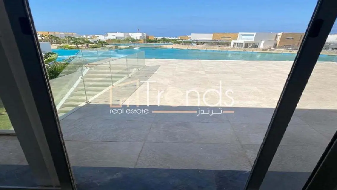 Fully Furnished with kitchen and A/Cs 1st Row Lake