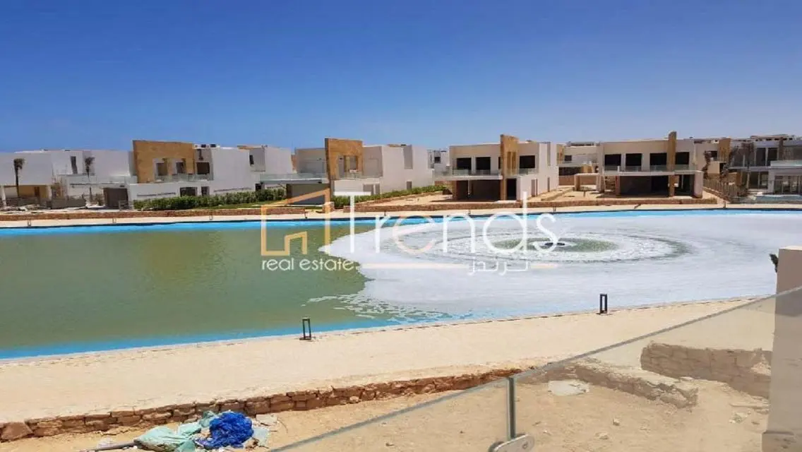 Fully Furnished with kitchen and A/Cs 1st Row Lake