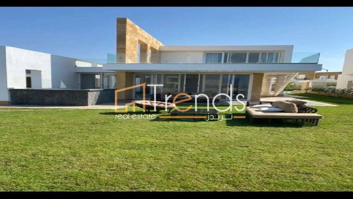 Fully Furnished with kitchen and A/Cs 1st Row Lake
