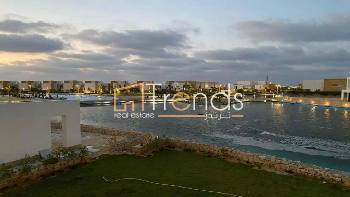 Fully Furnished with kitchen and A/Cs 1st Row Lake