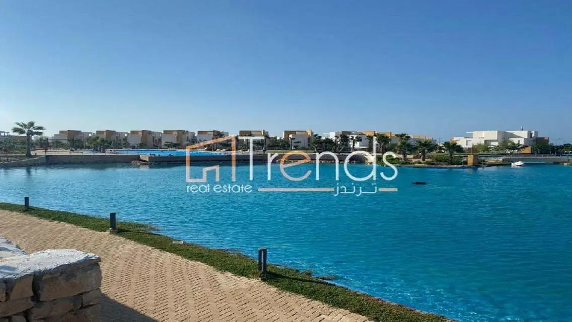 Fully Furnished with kitchen and A/Cs 1st Row Lake