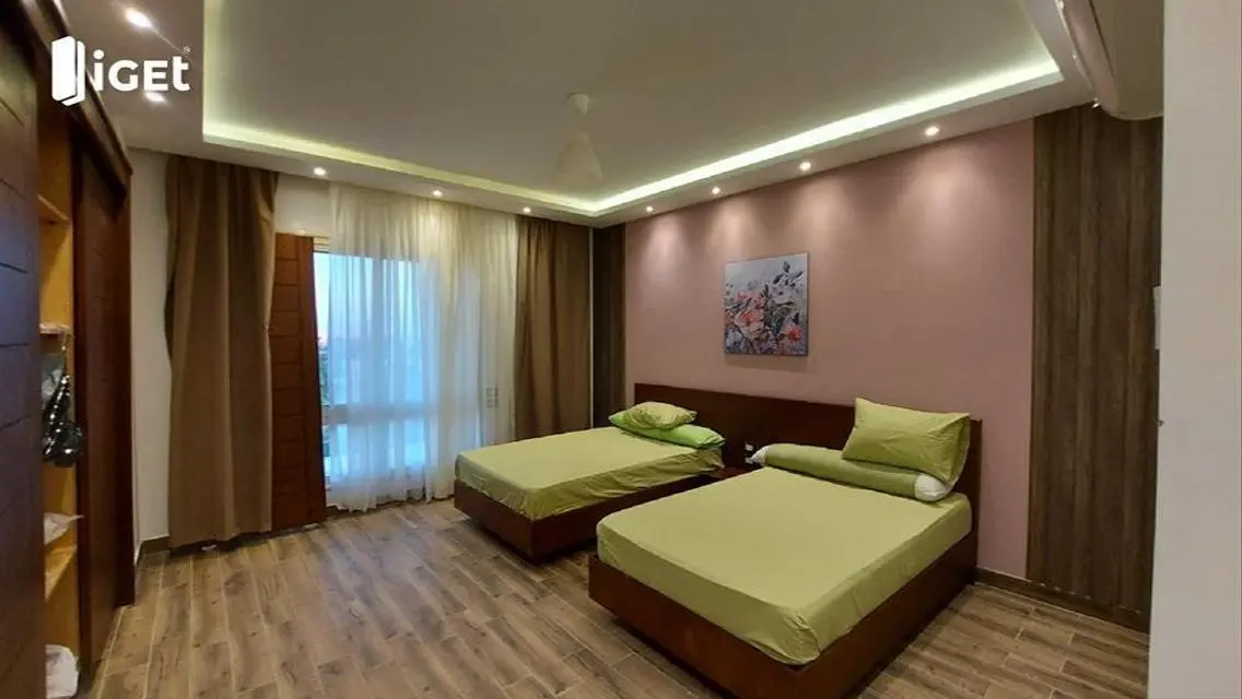 Villa with garden for rent ain Hacienda Bay
