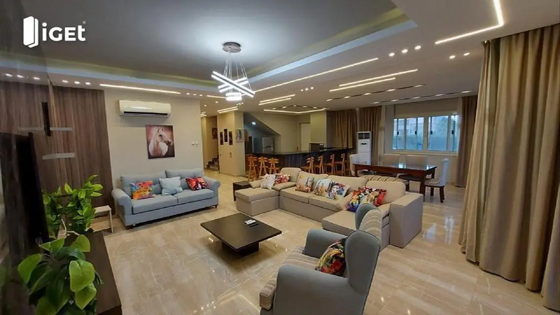 Villa with garden for rent ain Hacienda Bay