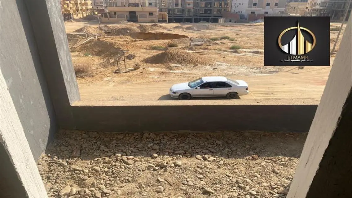 شقه فيو جاردن منطقه1 وخطوات من السويس وهايبر وان