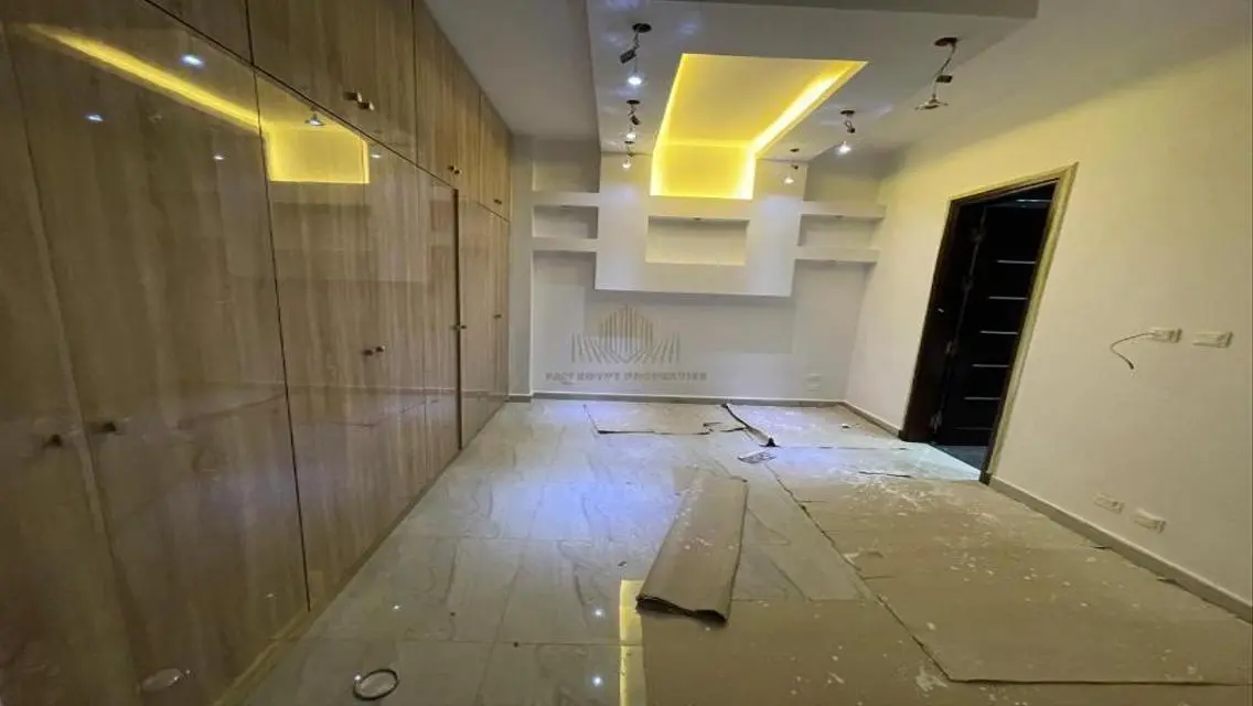 Ready to move, 2 minute from agora mall