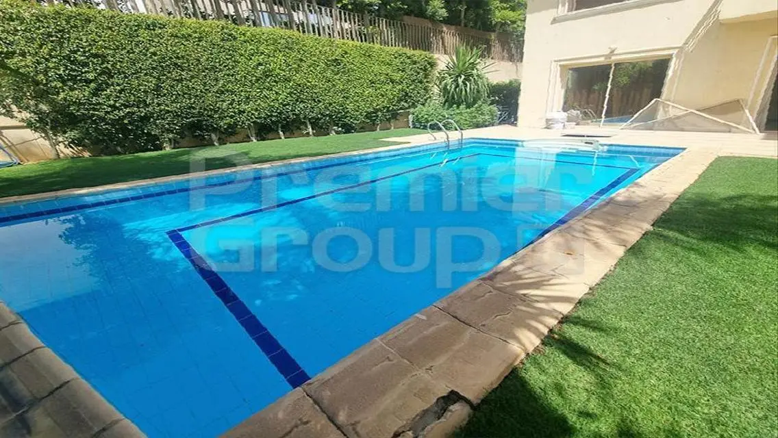 شقة فاخرة بمساحة 700 متر للبيع بسعر مناسب