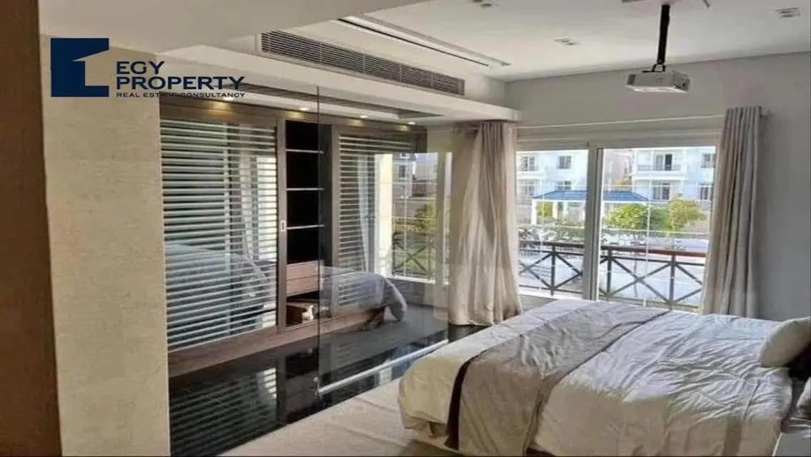 شقة سكاي لوفت جاهزة للاستلام ماونتن فيو ومقدم 5%