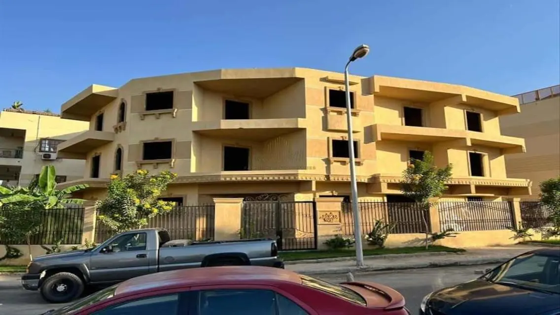 Apartment with Meter Space, Balcony, and Security Guard