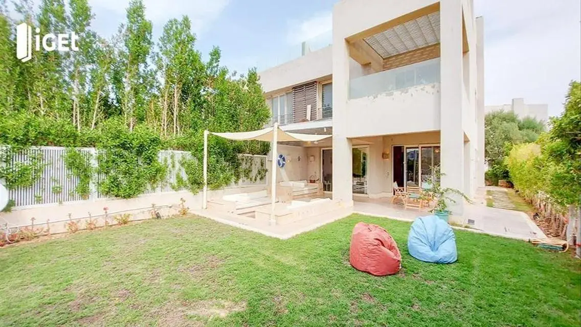 ground Chalet for rent in hacienda bay with garden