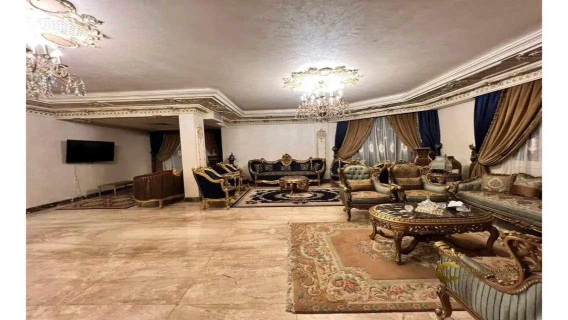 فيلا مستقله للبيع في كمبوند رويال سيتي الشيخ زايد