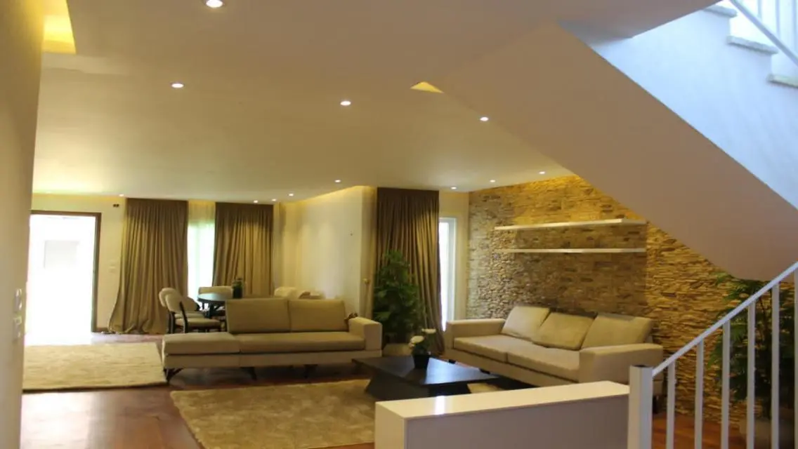 Duplex 220m Fully Furnished+RTM Next to Hyde Park
