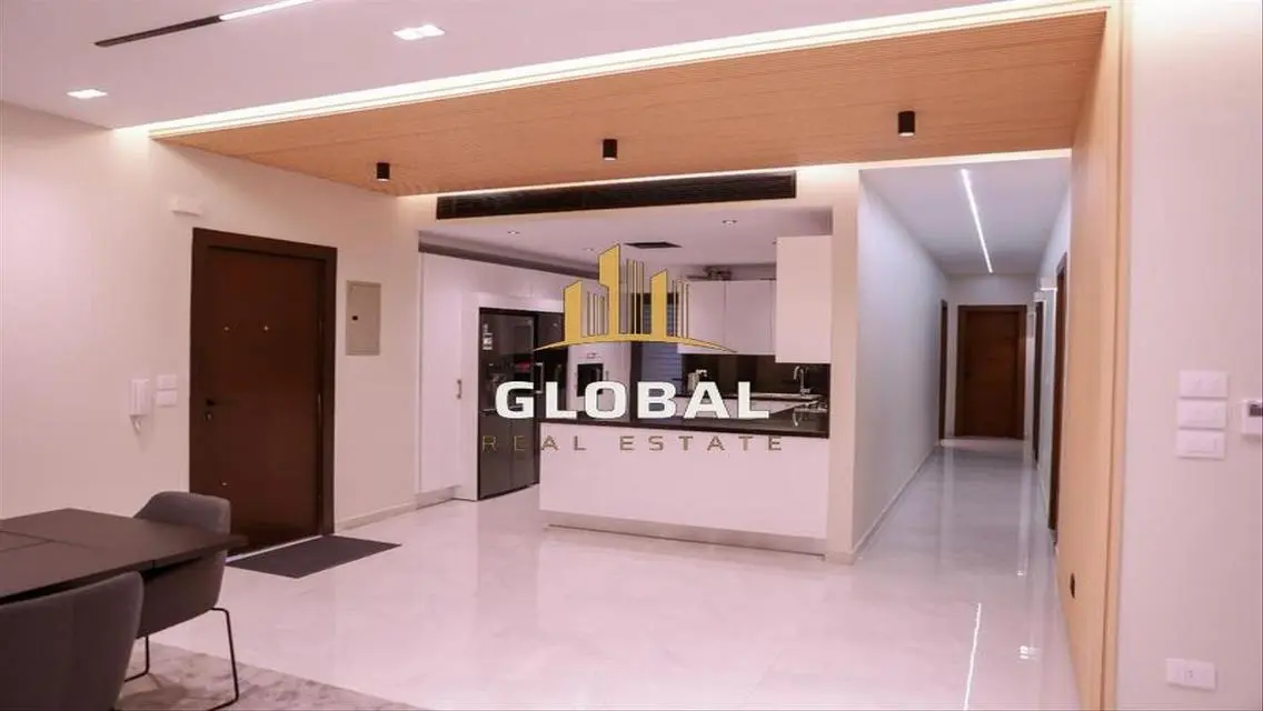 Stunning Lakeview Apartment for Sale at an Attractive Price