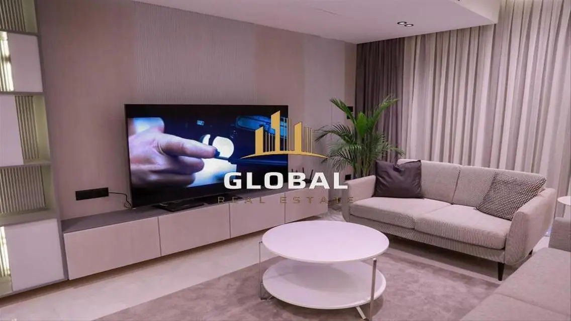 Stunning Lakeview Apartment for Sale at an Attractive Price