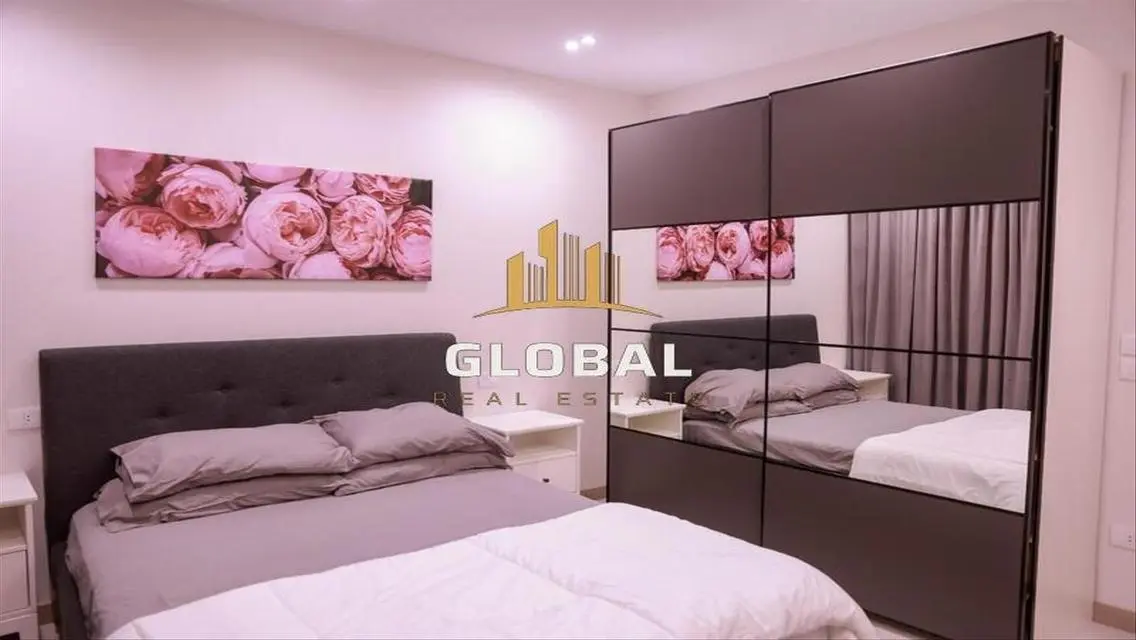 Stunning Lakeview Apartment for Sale at an Attractive Price