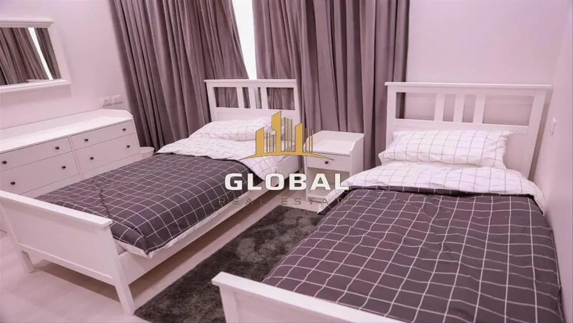 Stunning Lakeview Apartment for Sale at an Attractive Price