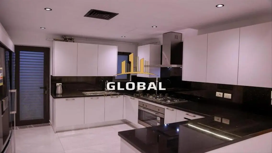 Stunning Lakeview Apartment for Sale at an Attractive Price