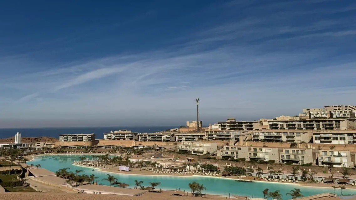 شاليه مطل علي البحر والجبل فالمونت جلاله - السخنه