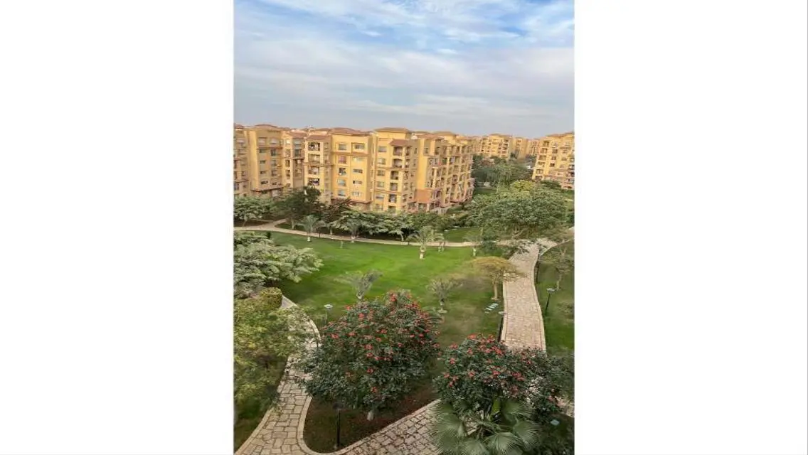 211 sqm with a stunning wide garden view in one of