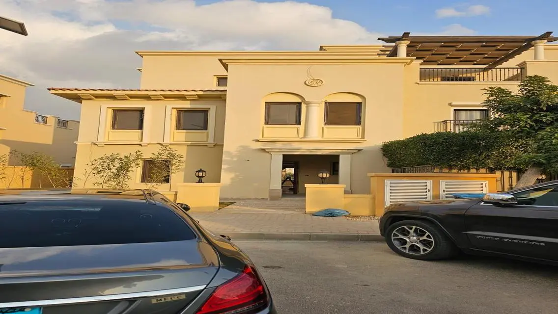 توين هاوس للايجار بموقع مميز وسعر مميز