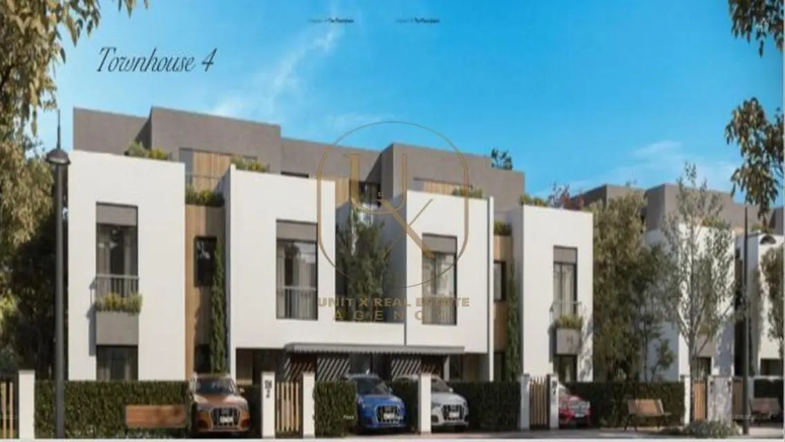 Town housr for sale in Lugar over 10 Y Installment