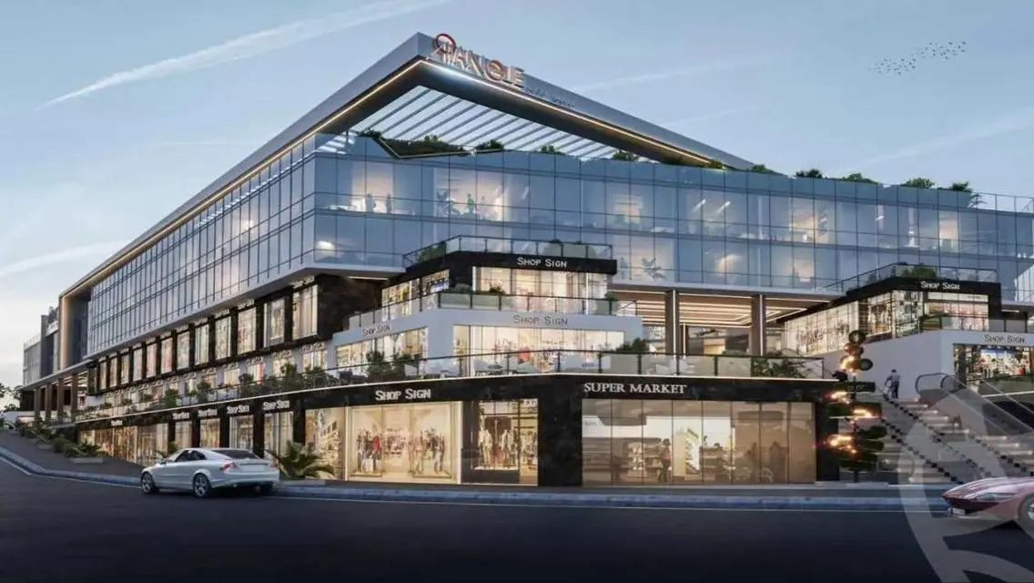 Ground floor shop with a facade, 15% discount