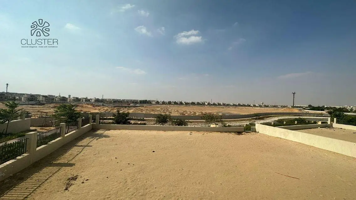 فيلا مستقلة على البحيرة للبيع في كايروفستيفال سيتي